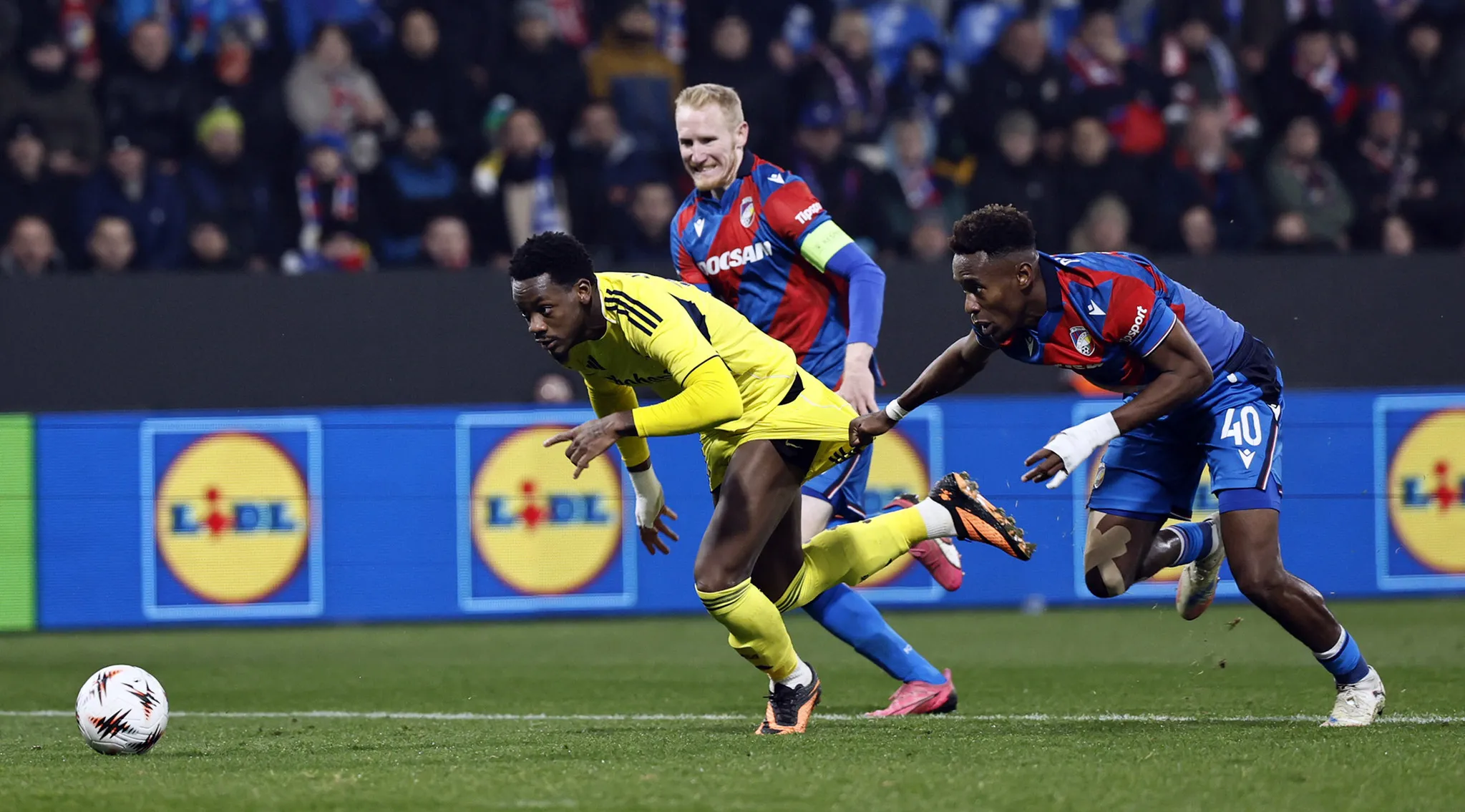 Fenerbahçe'den tarihe geçecek dev transfer! Rekor ve iki imza yolda - 8