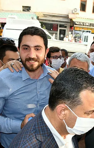 Adana'da Vefa Destek Grubu'na saldıran CHP'li Eren Yıldırım ve ekibi hizmetten rahatsız olmuş! Çektiği videoları CHP'li Belediye Başkanı Zeydan Karalar'a göndermiş!