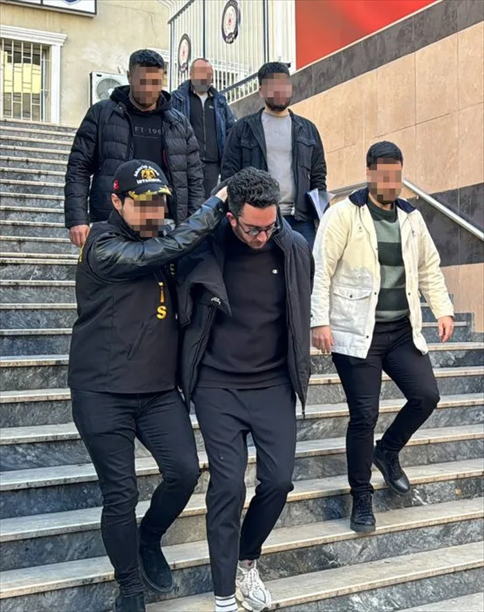 150 milyonluk vurgun yapıp yurt dışına kaçan sosyal medya fenomeni Kıvanç Talu ve eşi Beril Talu tutuklandı!-11