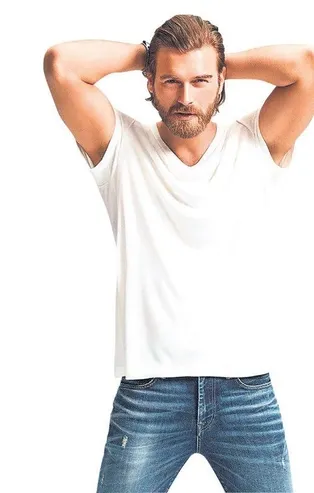 Başak Dizer ve Kıvanç Tatlıtuğ sosyal medyada aşka geldi!