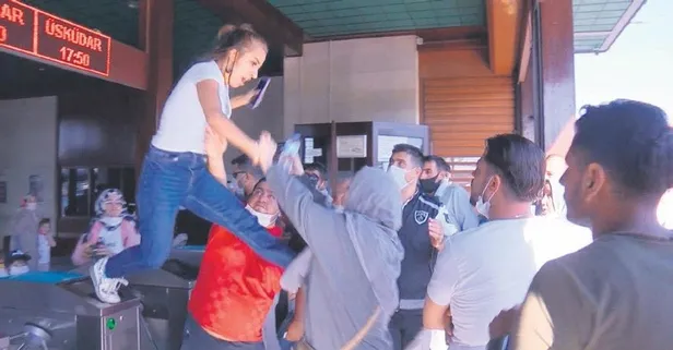 Eminönü’ndeki iskelede uçan tekme atan kadın