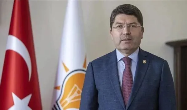 isvecte-cami-onunde-kuran-i-kerim-yakilmasina-turkikeden-tepki-lanetliyoruz-1687960346266.jpeg İsveç'te cami önünde Kur'an-ı Kerim yakılmasına Türkiye'den peş peşe tepkiler! "Bu provokasyona seyirci kalanlar kaybedecek" mesajı-5