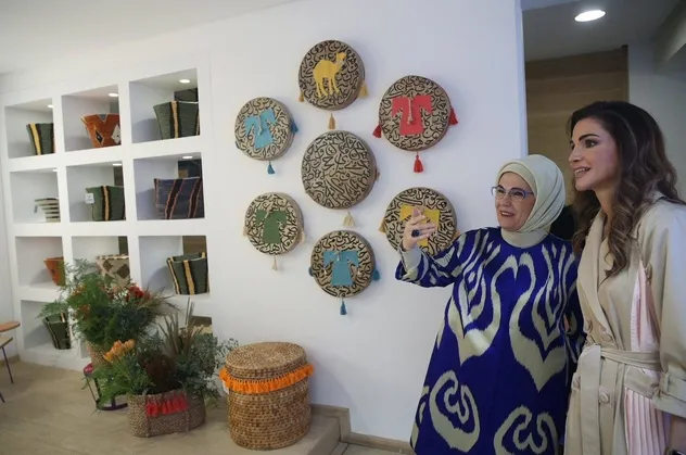 Emine Erdoğan'dan ikili görüşmeler