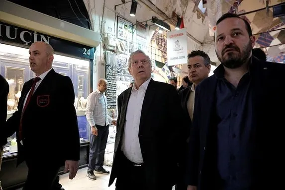 Aziz Yıldırım'a Kapalıçarşı'da Şenol Güneş tepkisi-2