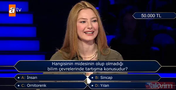 Yarışmacı, "İnsan, sincap, ornitorenk ve yılan" şıklarının yer aldığı soruyu bilemedi.