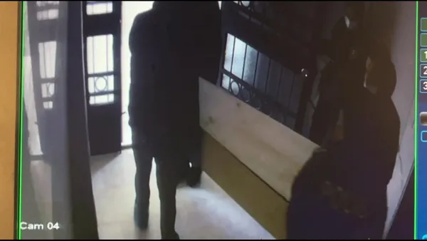 istanbulda-es-dehseti-karisini-plastik-kelepceyle-bogarak-oldurdu-polisi-aradi-esimi-oldurdum-gelin-beni-alin-1642486493639.jpg İstanbul'da eş dehşeti! Karısını plastik kelepçeyle boğarak öldüren şahıs tutuklandı-4