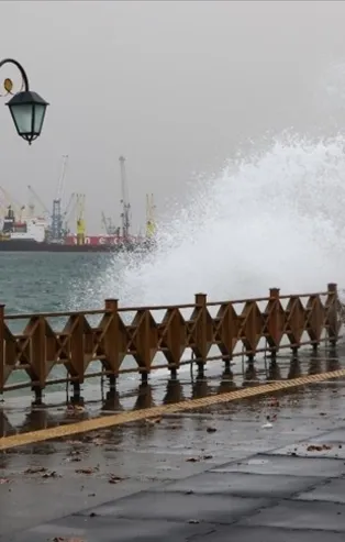 İstanbul'da deniz ulaşımına lodos engeli