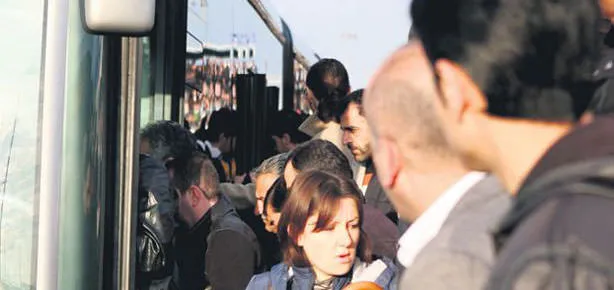 Tacizciyi dövdüler