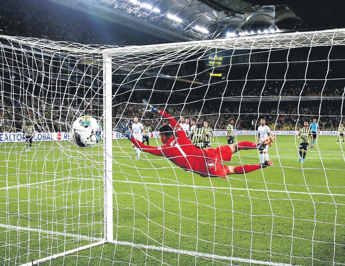 Fenerbahçe 3’lü çekti