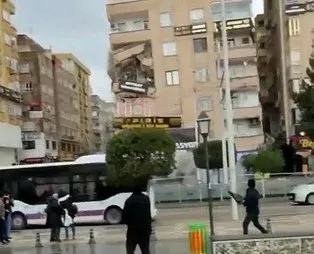 Şanlıurfa'da 8 katlı bina yerle bir oldu! Enkaz altında kalanlar var