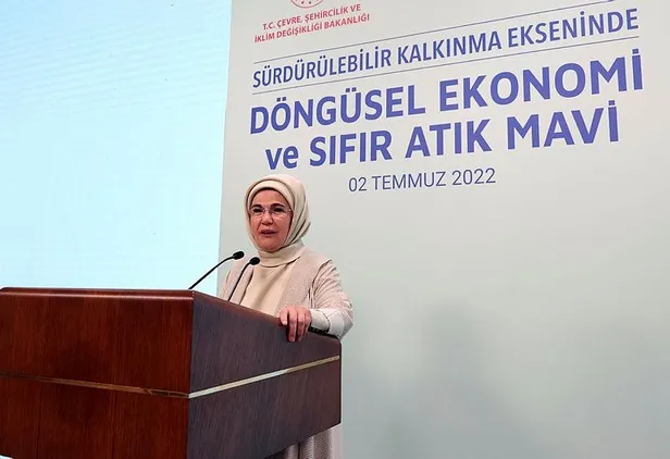 emine-erdogan-deniz-kirliligine-dikkat-cekti-uzulerek-soyluyorum-ki-103-bin-tonu-plastik-1656772411361.jpeg
