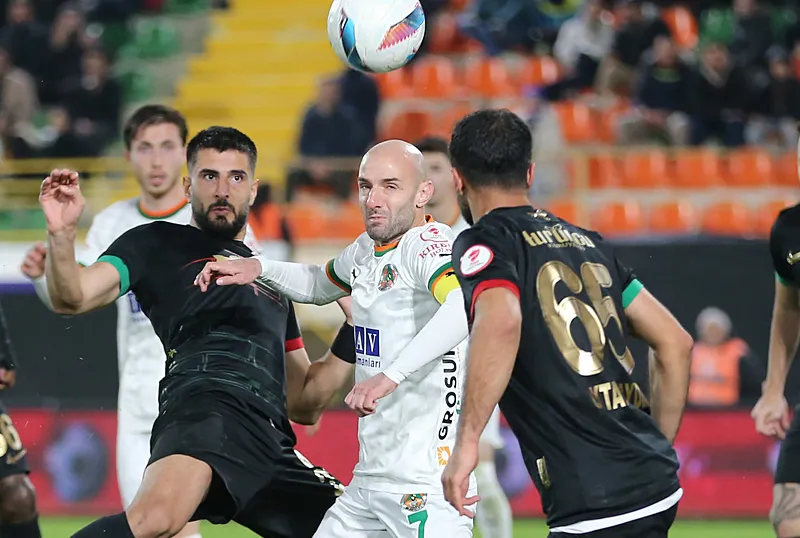 Alanyaspor üst tura yükseldi