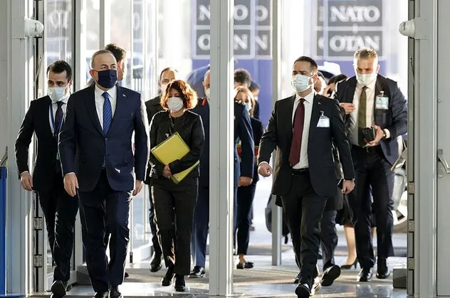 NATO Karargahı’nda Rusya-Ukrayna zirvesi! Dışişleri Bakanı Mevlüt Çavuşoğlu'ndan önemli açıklamalar