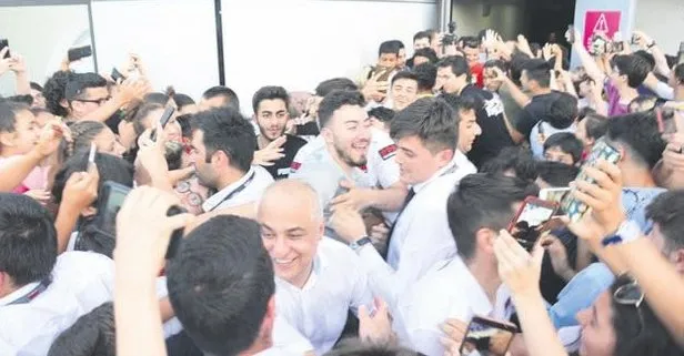 Maltepe’de Enes Batur izdihamı! Birbirlerini ezdiler...
