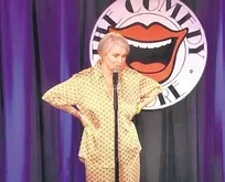 Komedi sahnesinden karakola! İngiliz komedyen Cerys Nelmes hakkında hırsızlık iddiası