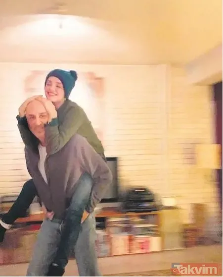 63 yaşında damat olmuştu! 4. kez evlenen Burak Sergen’in balayından ilk kare geldi! Eşiyle denizin ortasında... - 23