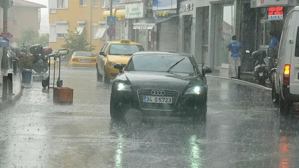 Meteoroloji'den İstanbullulara son dakika yağış uyarısı! İstanbul'da hava durumu (18 Ekim Perşembe)-1