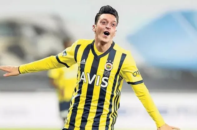 Fenerbahçe taraftarından yönetime Mesut Özil resti! "Çok bekledik, kimseye yedirmeyiz"