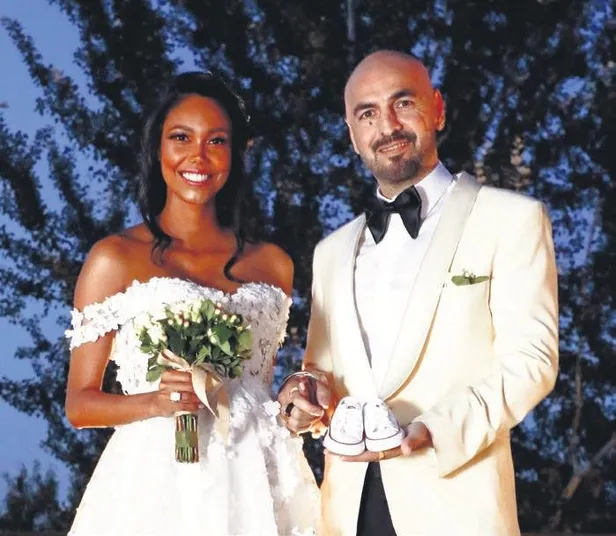 soner-sarikabadayi-85-aylik-hamile-sevgilisi-madelein-lopez-camelo-ile-evlendi-1601847722727.jpeg Soner Sarıkabadayı, 8,5 aylık hamile sevgilisi Madelein Lopez Camelo ile evlendi-1