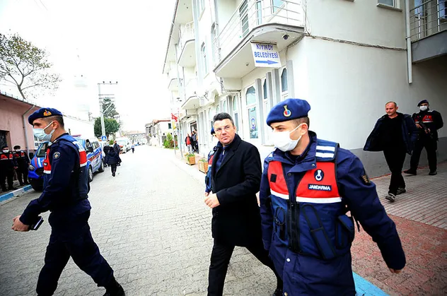 CHP'li Kıyıköy Belediyesi'ndeki rüşvet çarkının kasasıydı! Nalbur kod adlı Tolga Ö. yeniden tutuklandı
