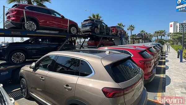 TÜRKİYE'DE TOGG FİYATLARI Türkiye'de satışa sunulan Togg T10X modelleri, sabit fiyat politikasıyla öne çıkıyor. Ancak bu fiyatların içinde KDV ve ÖTV gibi...