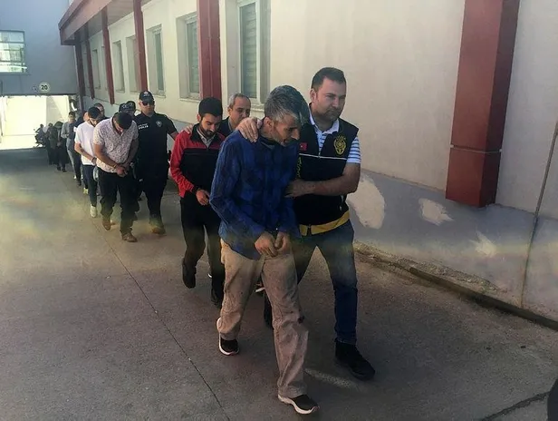 adana-merkezli-sahte-polis-operasyonu-cok-sayida-tutuklama-var-birbirlerini-bile-dolandirmislar-1653289986345.jpeg
