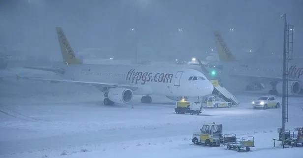 SON DAKİKA! Sabiha Gökçen Havalimanı'nda kar tedbiri! Uçuşlar iptal ediliyor