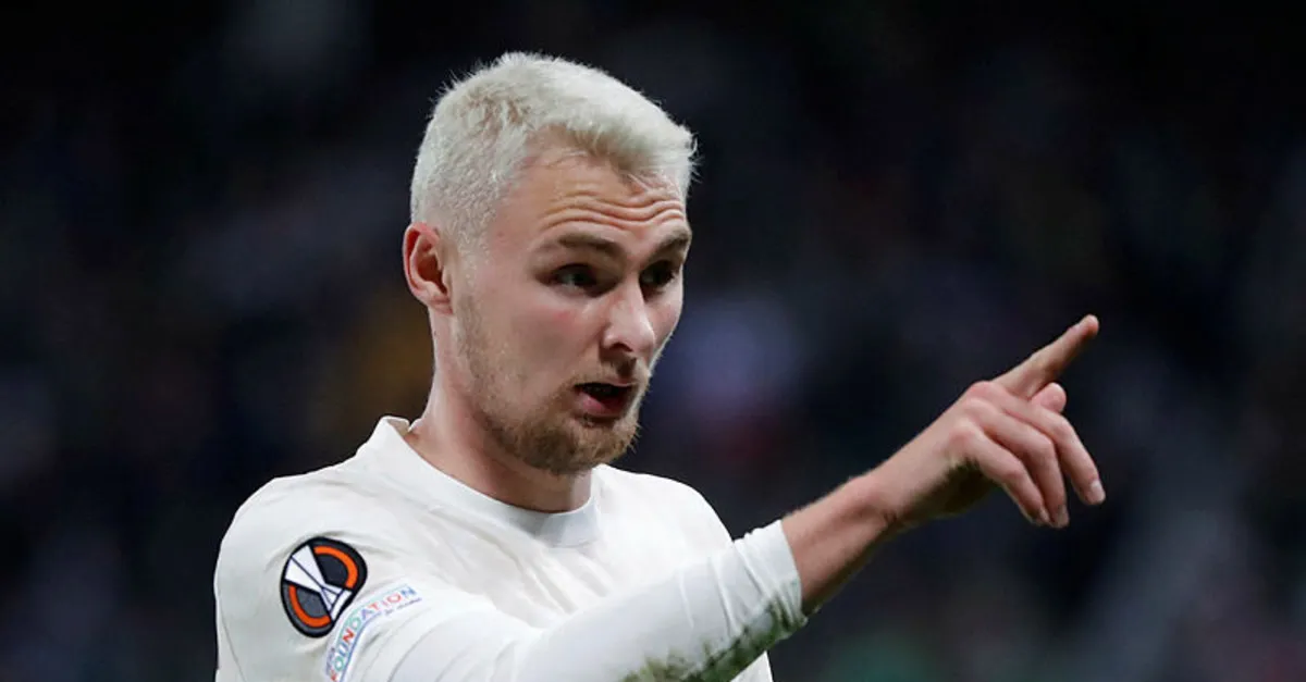 Son dakika Galatasaray haberleri... Sevilla Galatasaray’ın yıldızı Victor Nelsson’a kancayı taktı!