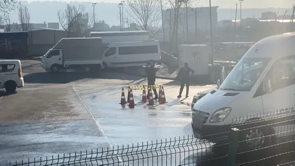 buyukcekmecede-muayene-istasyonunda-servis-aracinin-ezdigi-kadin-hayatini-kaybetti-1644303953642.jpg Büyükçekmece'de muayene istasyonunda servis aracının ezdiği kadın hayatını kaybetti-5