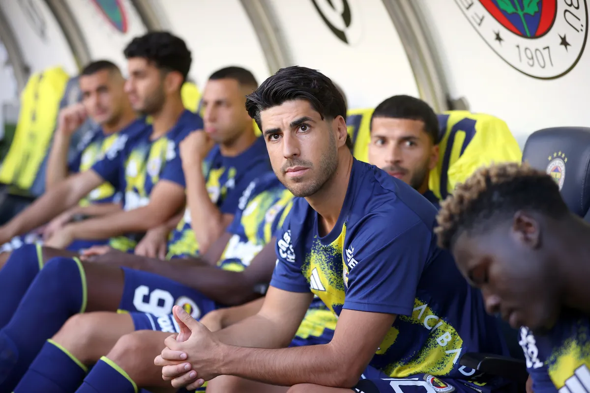 fenerbahcede-marco-asensiodan-ismail-kartala-rest-1792132695191.jpg Fenerbahçe'de Marco Asensio krizi iddiası: Aston Villa maçı öncesi rest çekti! İşte yaşananlar-3