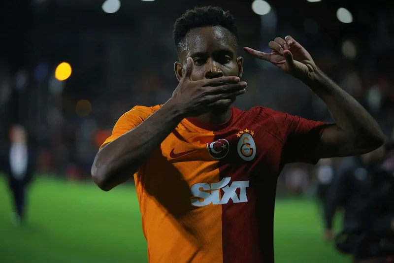 1706873786158.jpeg Galatasaray'da Bakambu ve Boey'un yeri doldu! TFF'ye bildirildi-3
