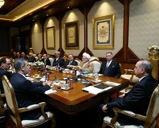 Erdoğan, Türkmenleri Külliye’de kabul etti