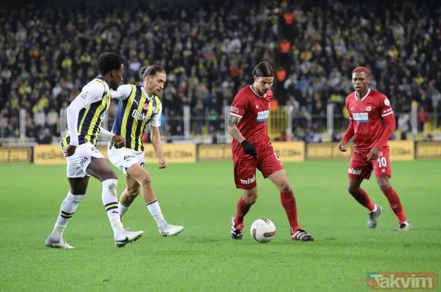 FENERBAHÇE HABERLERİ | İsmail Kartal’dan flaş karar! Sivas maçı 11’ini belirledi: 3 ismi kadroya almadı!