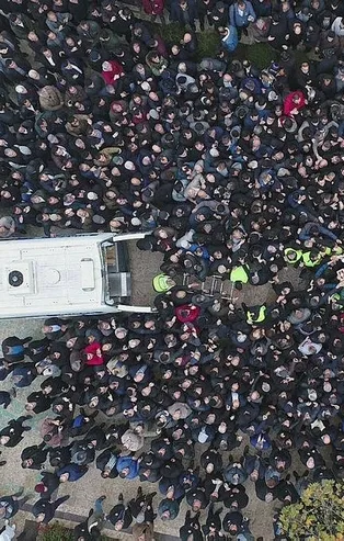Sahte peygamber Erol Evrenosoğlu'nun  defnedildiği mezarlıkta talep patlaması!