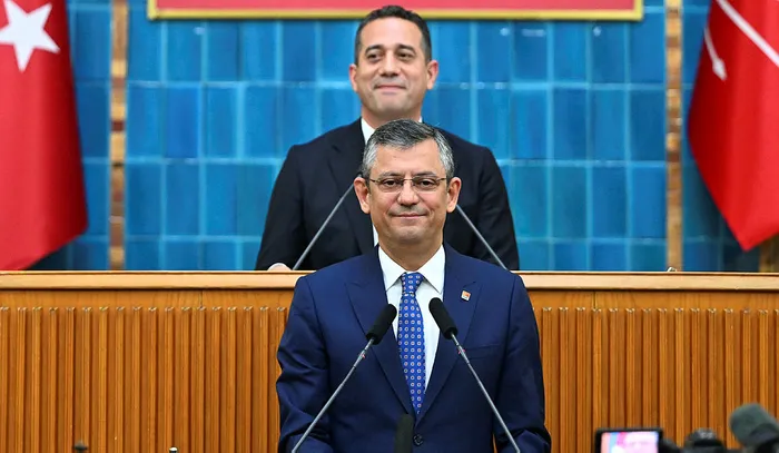 Son dakika: CHP Genel Başkanı Özgür Özel grup toplantısında yine saçmaladı: Filistin'e gideceğiz-4