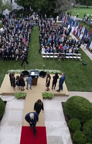 Donald Trump'ın, koronavirüse yakalanmadan önce katıldığı kalabalık toplantılar!