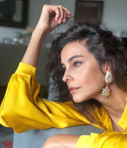 47'lik Arzum Onan'dan önce bacak pozu sonra bikinili poz! Genç kızlara taç çıkartan Arzum Onan'ın pozu eşi Mehmet Aslantuğ'dan...-3