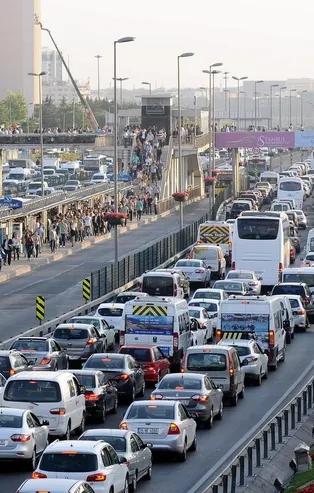 Son dakika: İstanbul'da yağmur trafiği başladı! İstanbul yol durumu nasıl?