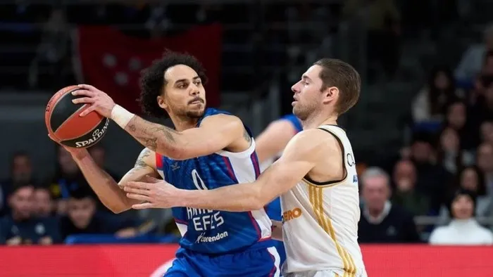 real-madrid-anadolu-efes-maci-tarihe-gecti-tam-3-saat-4-dakika-surdu-1704582788909.jpeg Real Madrid - Anadolu Efes maçı tarihe geçti! Tam 3 saat 4 dakika sürdü-3