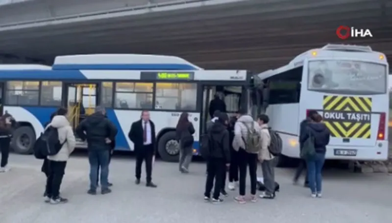 EGO otobüsü ile servis çarpıştı (İHA)