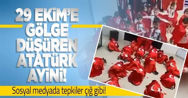 Kayseri’de skandal görüntüler! 29 Ekim’de anaokulu çocuklarını Atatürk posteri önünde secde ettirdiler!