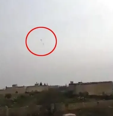 Son dakika: Halep kırsalında Beşşar Esad rejimine ait helikopter düşürüldü-1