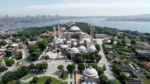 ayasofya-bayram-namazi-kilinacak-mi-ayasofyada-bayram-namazi-var-mi-1596117154586.jpg