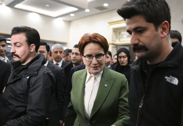 Hangi yüzle masaya oturacaksınız! Hakaretler, küfürler gırla gitti: Yeniden el sıkışacaklar-5