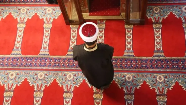 diyanete-7800-kuran-kursu-ogreticisi-imam-hatip-ve-muezzin-kayyim-alinacak-iste-basvuru-tarihi-ve-sartlari-1634734228708.jpg Diyanet'e 7.800 Kur’an Kursu Öğreticisi, İmam-Hatip ve Müezzin Kayyım alınacak! İşte başvuru tarihi ve şartları!-4