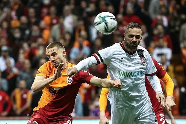 galatasaray-sahasinda-kgumruku-iki-golle-yikti-fenerbahce-derbisi-oncesi-ozguven-depoladi-1648938154590.jpeg