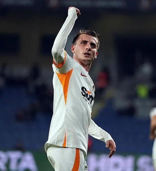 galatasaray-kesenin-agzini-acti-kerem-akturkogluna-21-kat-zam-yapti-1-yil-oncesine-kadar-850-bin-tlye-oynuyord-1670632491667.jpeg Galatasaray kesenin ağzını açtı! Kerem Aktürkoğlu'na 21 kat zam yaptı! 1 yıl öncesine kadar 850 bin TL'ye oynuyordu...-5