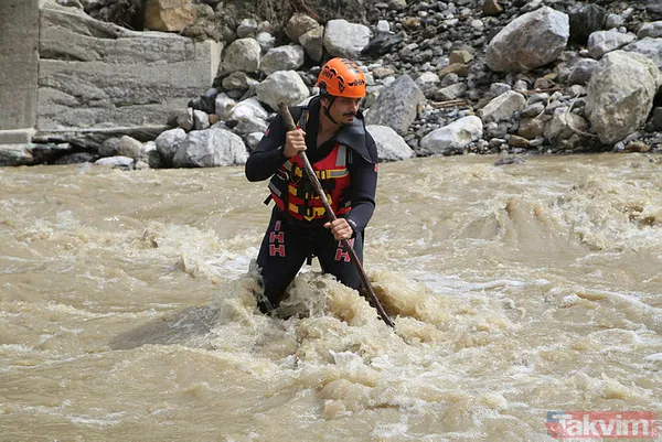 AFAD'dan Kastamonu ve Düzce'de meydana gelen sele dair son detaylar aktarılarak 7 bölge için yeni uyarı - 1