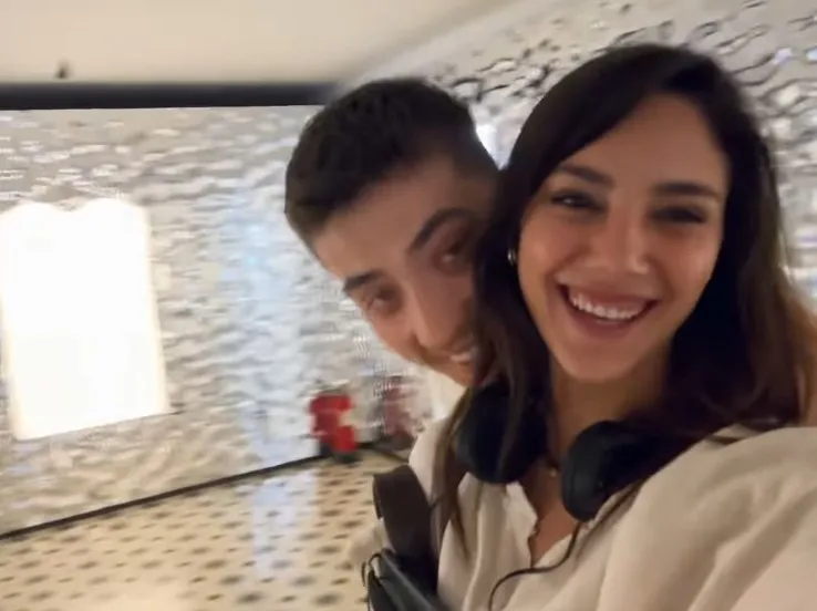 atakan-ozkaya-ve-dilin-dogerden-tatil-pozlari-1786514477275.jpg Uzak Şehir'in aşıkları Minorka’da: Atakan Özkaya ve Dilin Döğer’den tatil pozları!-5