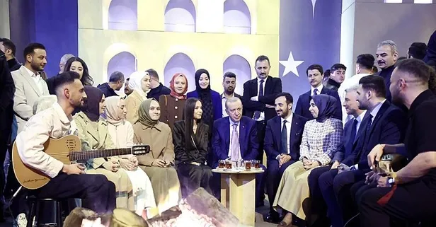 Başkan Erdoğan'dan ateş başında gençlerle sohbet!